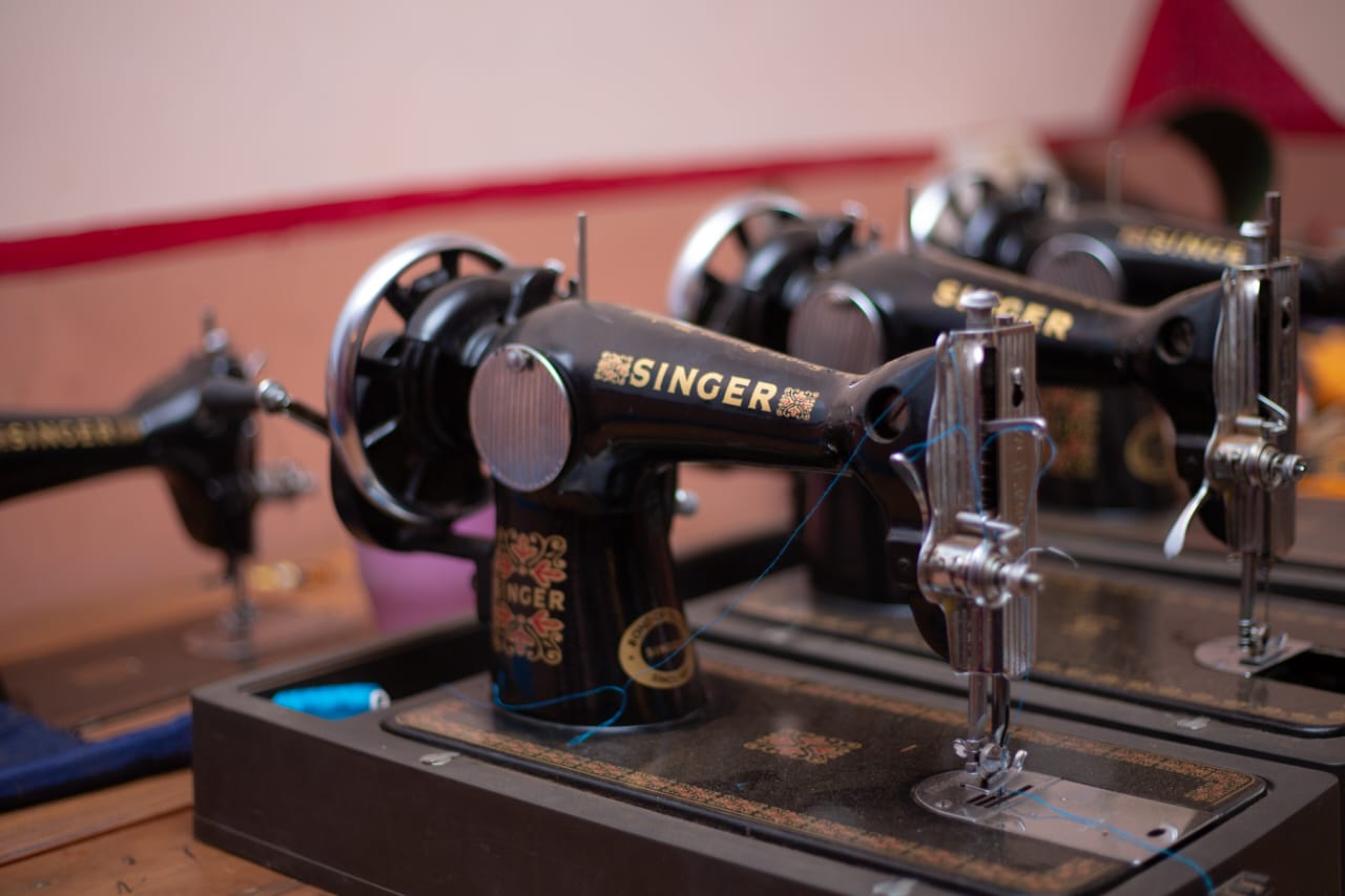 Arbeit an der Nähmaschine